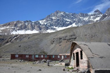 Kamp ve madenci http://www.Voices.No/mainissues/mi40008000288.php Şili için barınak