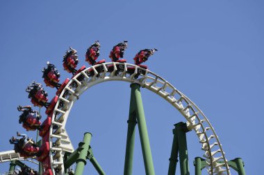 Disneyland http://www.Voices.no/mainissues/mi40008000288.php Şili