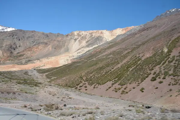 Krajobraz góry, śnieg i dolinę w Santiago, Chile — Zdjęcie stockowe