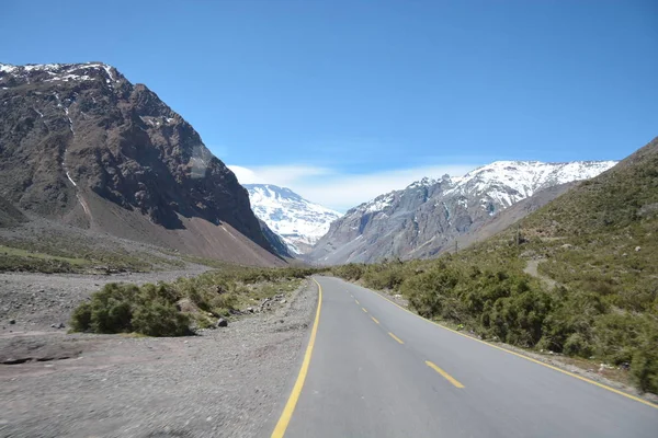 Straßen und Landschaft in santiago chile — Stockfoto