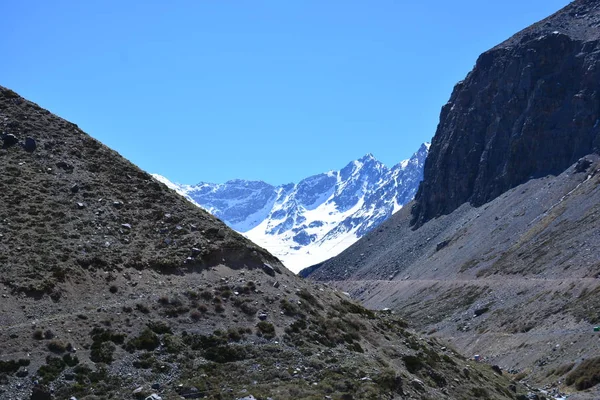 Paysage de montagnes, neige et vallée à Santiago Chili — Photo