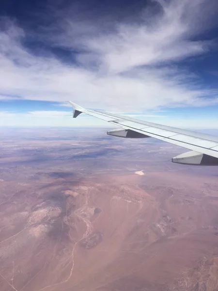 Вид с воздуха на пустыню Атакама в Чили — стоковое фото