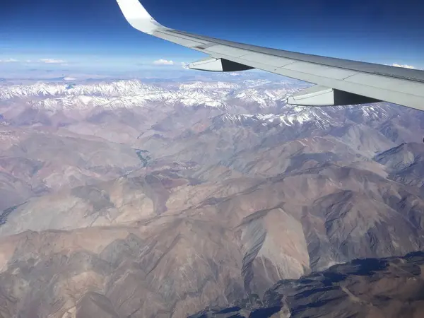 Вид с воздуха на пустыню Атакама в Чили — стоковое фото