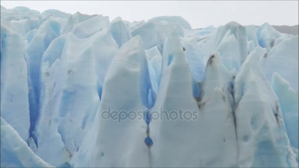 Glaciares y lago en Patagonia en Chile — Vídeo de stock