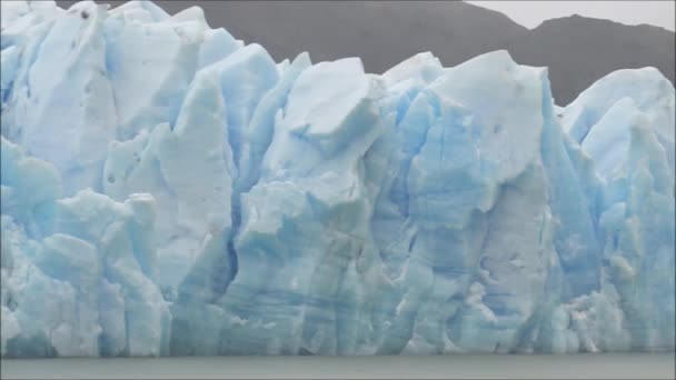 Glaciares y lago en Patagonia en Chile — Vídeo de stock