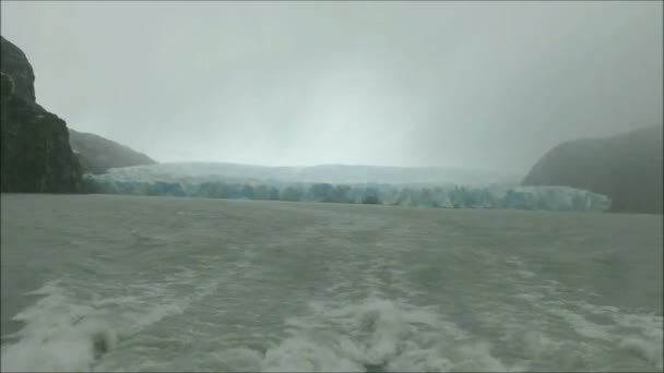 冰川和湖在智利巴塔哥尼亚 — 图库视频影像