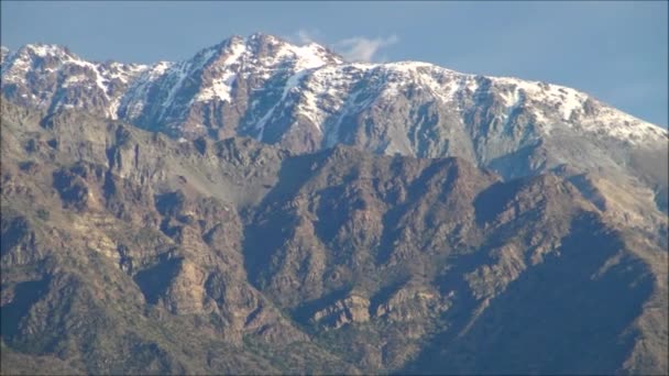Mount andes in santiago chile — Stockvideo