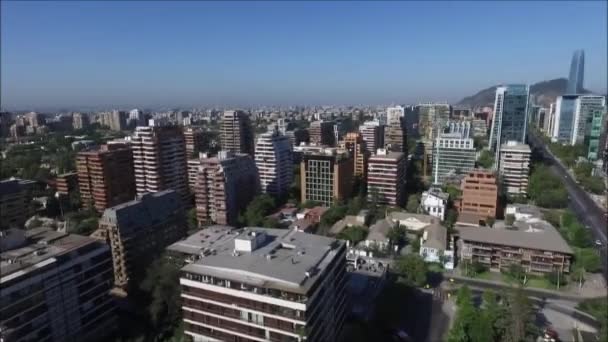 Vista aérea de la ciudad de Santiago en Chile — Vídeos de Stock