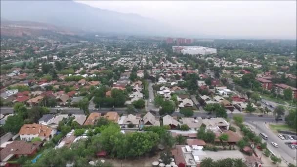 Vista aérea da cidade de Santiago no Chile — Vídeo de Stock