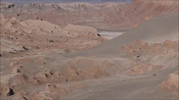Paysage de montagnes et de vallée dans le désert d'Atacama Chili — Video