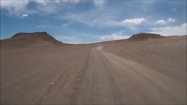 Táj és a sivatag road, a Chilei Atacama-sivatag — Stock videók