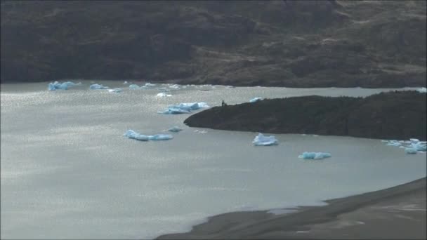 Táj, gleccser, tó, a hegyek és a Patagónia, Chile-folyó — Stock videók