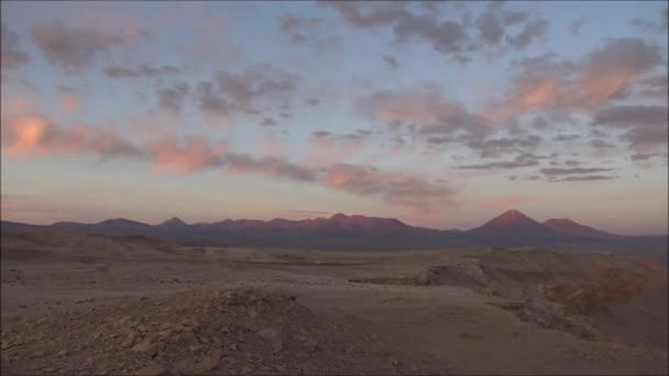Σύννεφα στο ηλιοβασίλεμα στην έρημο Ατακάμα Χιλή — Αρχείο Βίντεο