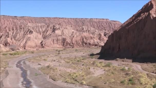 Краєвид гори і долини в пустелі Атакама, Чилі — стокове відео