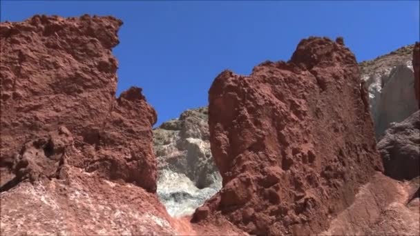Landschaft aus Tal und Bergen in der Atacama-Wüste Chili — Stockvideo