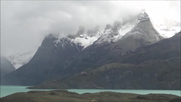 Landschaft von See und Fluss in Patagonien Chile — Stockvideo