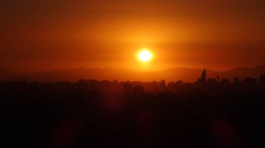 Günbatımı http://www.Voices.No/mainissues/mi40008000288.php Şili