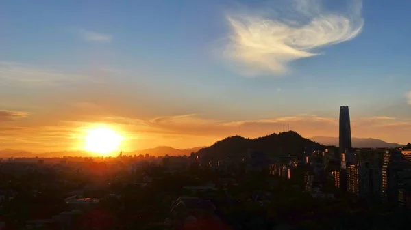 Nubes del atardecer en Santiago Chile — Foto de Stock