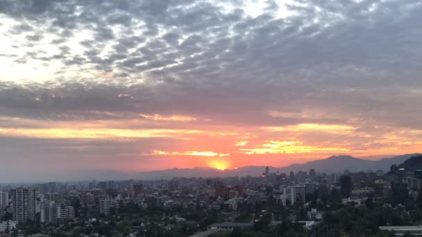Nuvens de pôr do sol em Santiago Chile — Vídeo de Stock