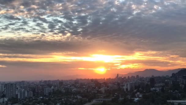 Nuvens de pôr do sol em Santiago Chile — Vídeo de Stock