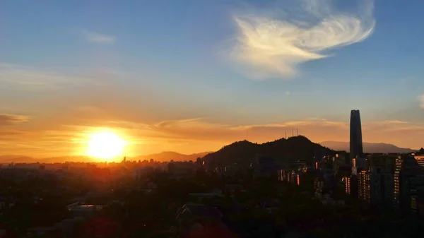 Coucher de soleil à Santiago le Chili — Photo