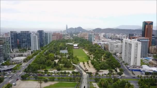 Vue aérienne d'une ville à Santiago du Chili — Video