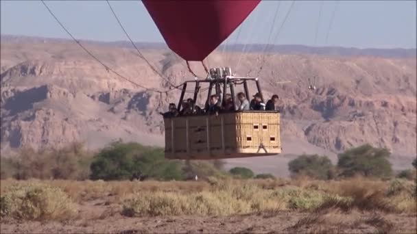 Balon na pustyni Atacama w Chile — Wideo stockowe