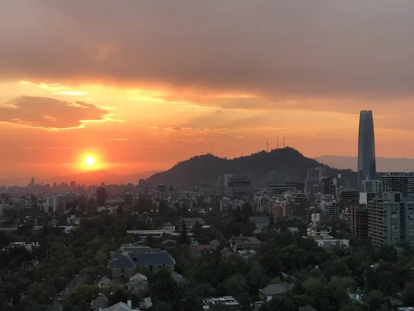 Nuvens de pôr do sol em Santiago Chile — Fotografia de Stock