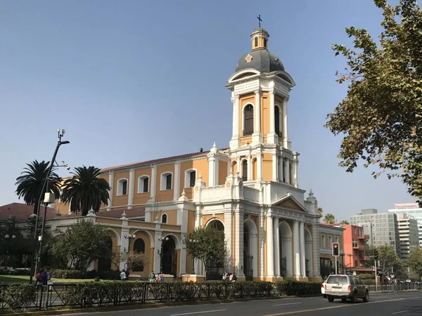 Αρχαία χτισμένο χριστιανική εκκλησία στο Σαντιάγκο, Χιλή — Φωτογραφία Αρχείου