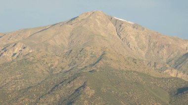 Peyzaj ve Santiago, Şili'deki dağlar