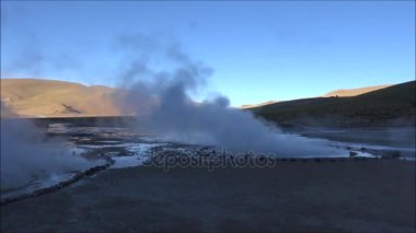 Peyzaj ve geysers Atacama Çölü, Şili