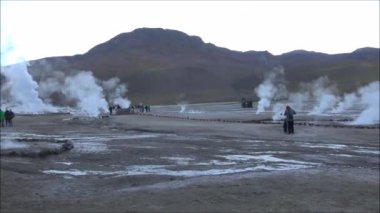 Peyzaj ve geysers Atacama Çölü, Şili