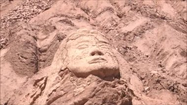 Atacama Çölü, Şili'deki insan heykel