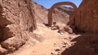 Atacama Çölü, Şili'deki insan heykel