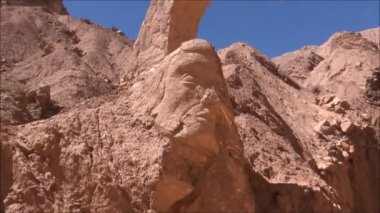 Atacama Çölü, Şili'deki insan heykel