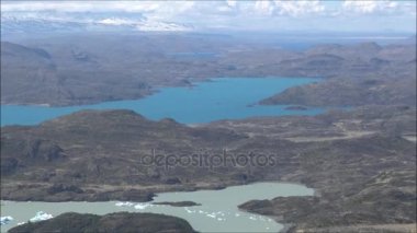 Manzara nehirler, dağlar ve bulutlar Patagonia, Şili
