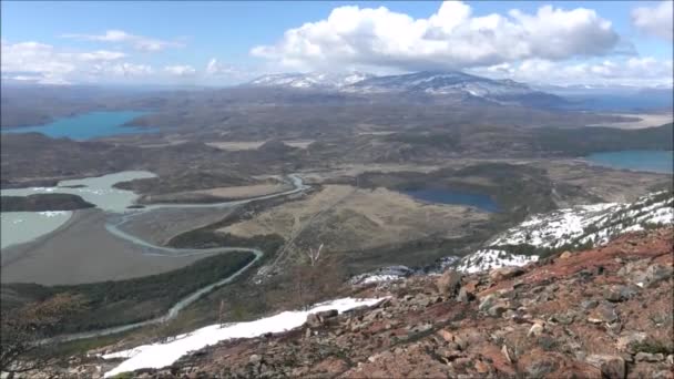 Paisagem de rios, montanhas e nuvens na Patagônia, Chile — Vídeo de Stock