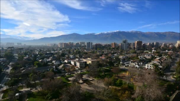 Nuvens de pôr do sol e paisagem da cidade no Chile — Vídeo de Stock