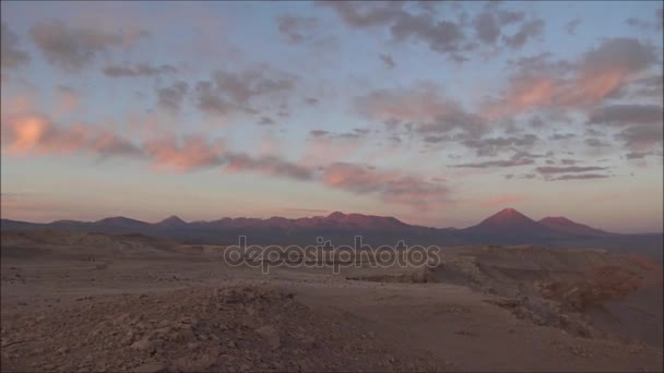 Coucher de soleil nuages et paysage urbain au Chili — Video