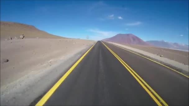 Paisagem e estradas em Deserto de Atacama no Chile — Vídeo de Stock