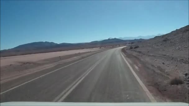 Paisagem e estradas em Deserto de Atacama no Chile — Vídeo de Stock