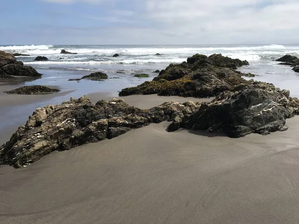 チリのビーチの岩のビーチ風景 — ストック写真