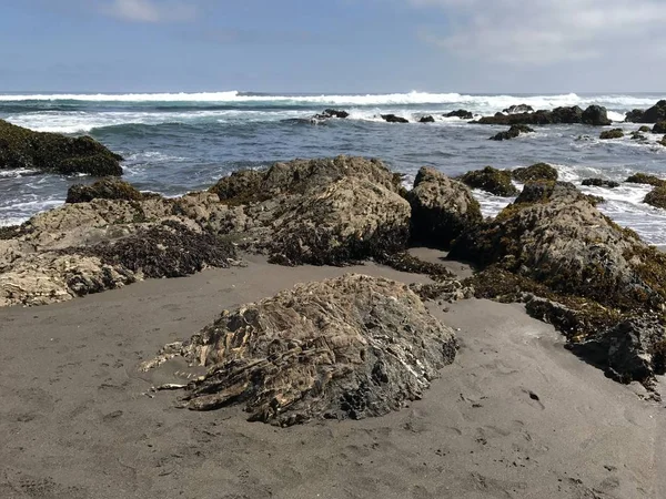 Paisaje de playa rocosa en Chile —  Fotos de Stock