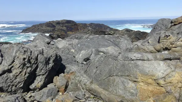 Paisagem de praia rochosa e feriados no Chile — Fotografia de Stock