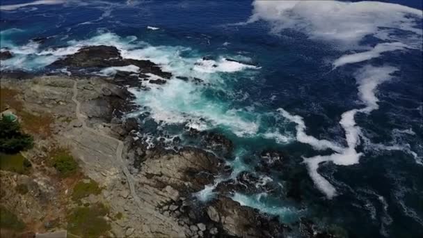 Paisagem de praia rochosa e feriados no Chile — Vídeo de Stock