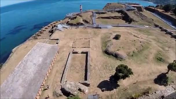 Images aériennes du fort, des hautes terres et des rivières au Chili 