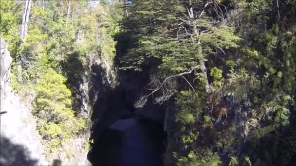 Drone images aériennes de cascades au Chili — Video