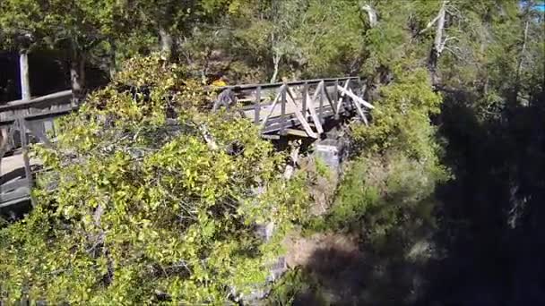 Drone images aériennes de cascades au Chili 