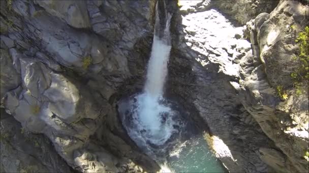 Filmato aereo drone di cascate in Cile — Video Stock