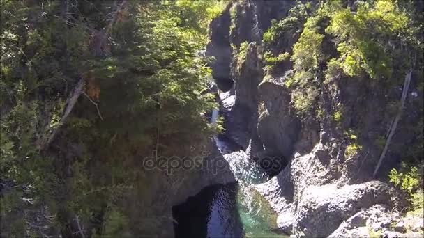 Drone images aériennes de cascades au Chili — Video